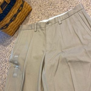 NWT Eddie Bauer Performance Chino Relaxed Fit Mid Rise Tag Says Waist 33 x 34L